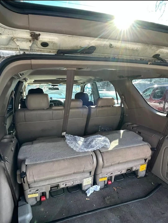 2001 Toyota Sequoia 1st Gen - Image 6 of 6