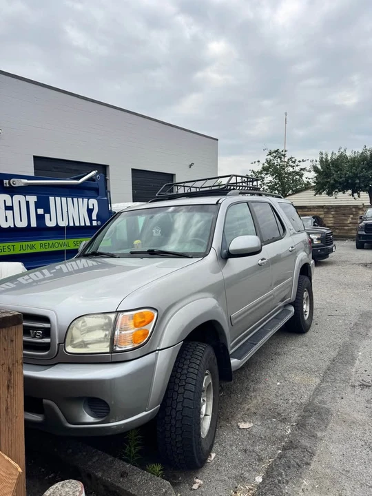 2001 Toyota Sequoia 1st Gen - Image 2 of 15