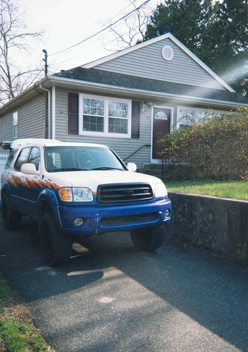 2001 Toyota Sequoia 1st Gen - Image 5 of 9