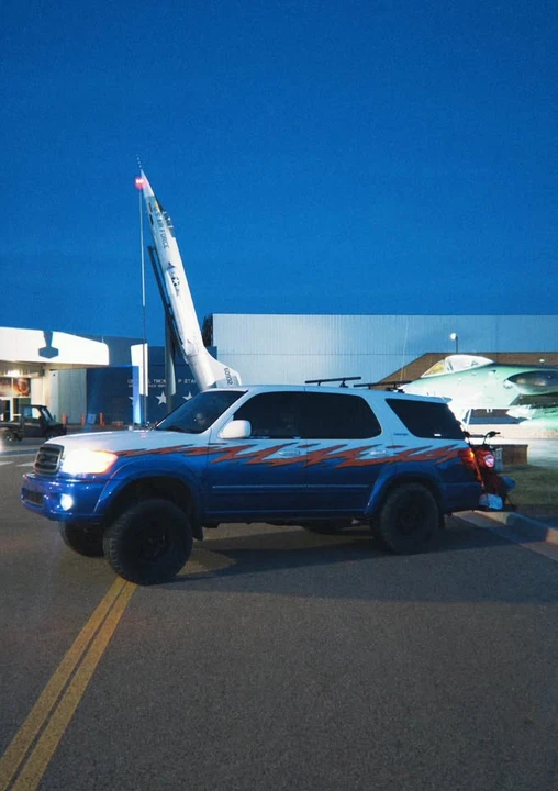 2001 Toyota Sequoia 1st Gen - Image 3 of 9