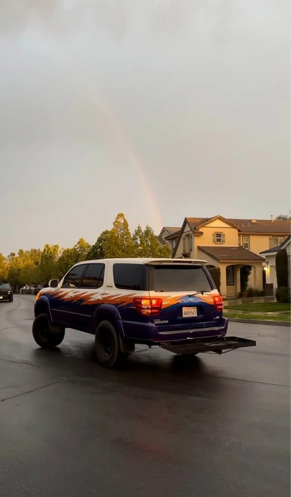 2001 Toyota Sequoia 1st Gen - Image 7 of 9