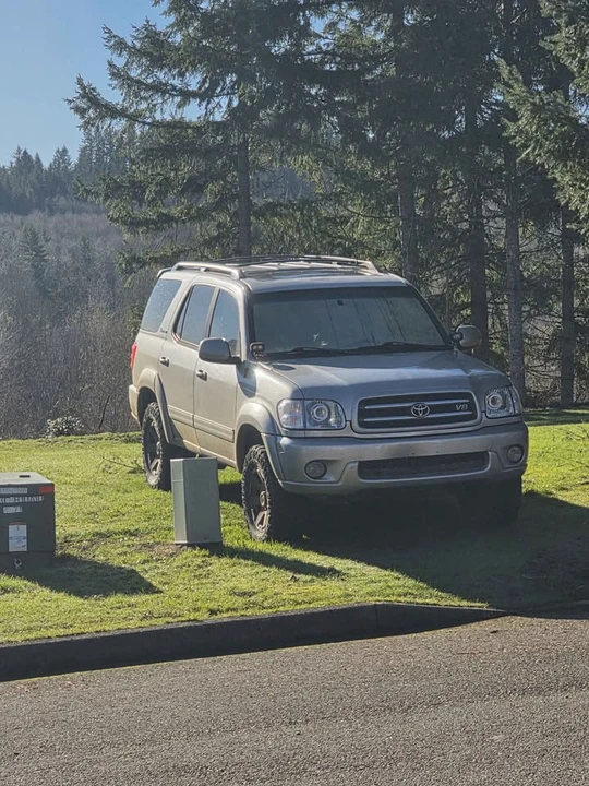 2001 Toyota Sequoia 1st Gen - Image 4 of 10