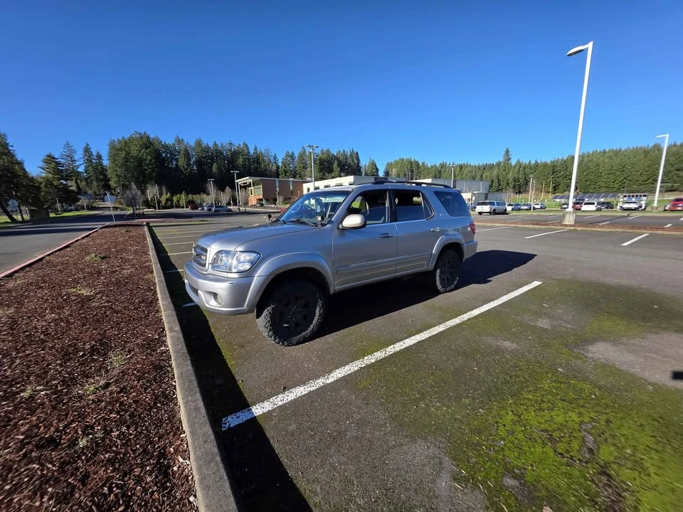 2001 Toyota Sequoia 1st Gen - Image 2 of 10