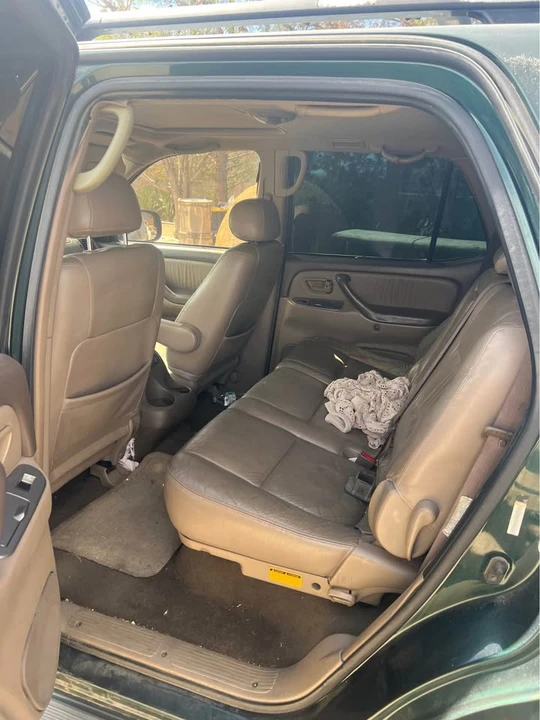 2001 Toyota Sequoia 1st Gen - Image 4 of 7
