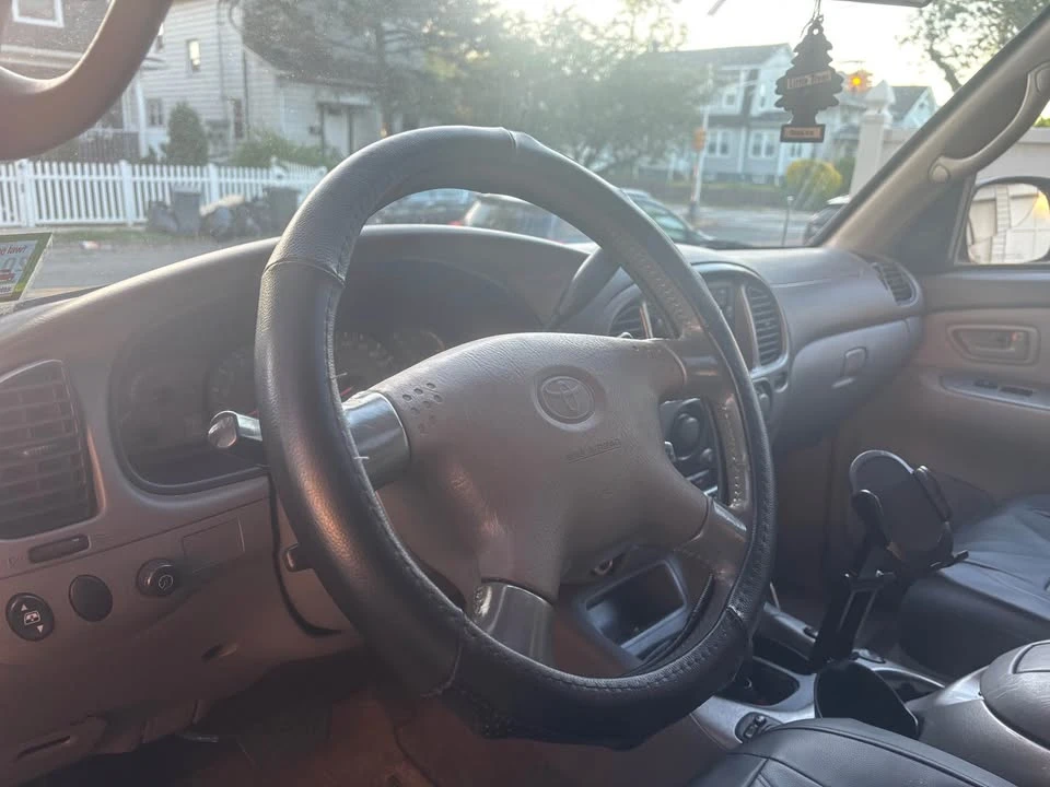 2001 Toyota Sequoia 1st Gen - Image 6 of 9