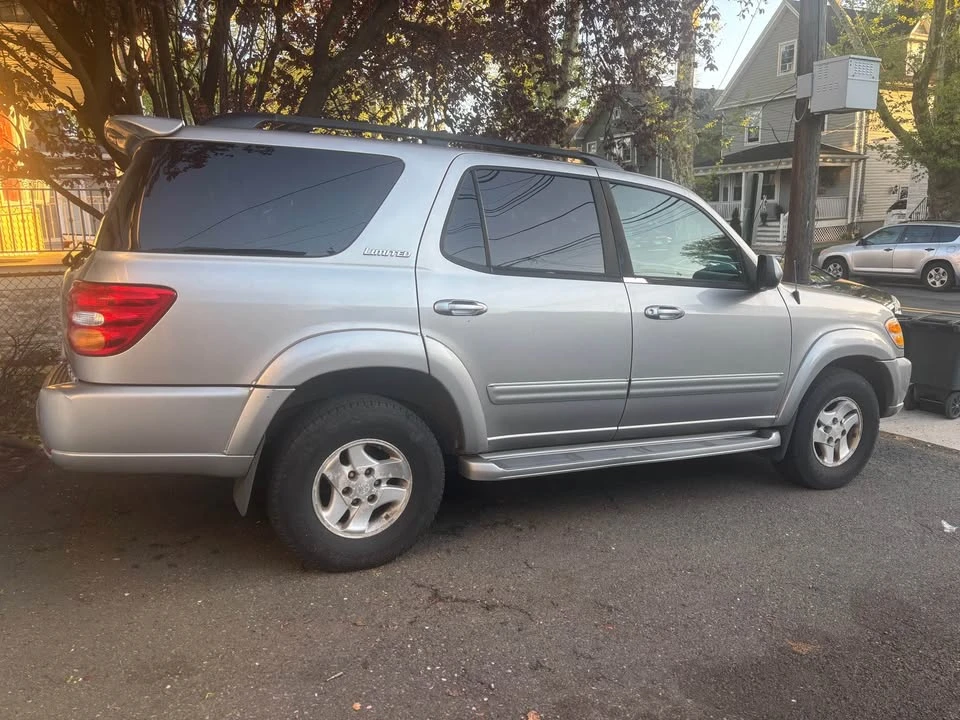 2001 Toyota Sequoia 1st Gen - Image 3 of 9