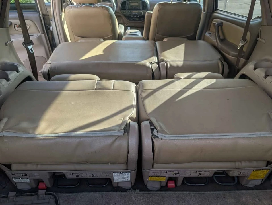 2001 Toyota Sequoia 1st Gen - Image 6 of 12