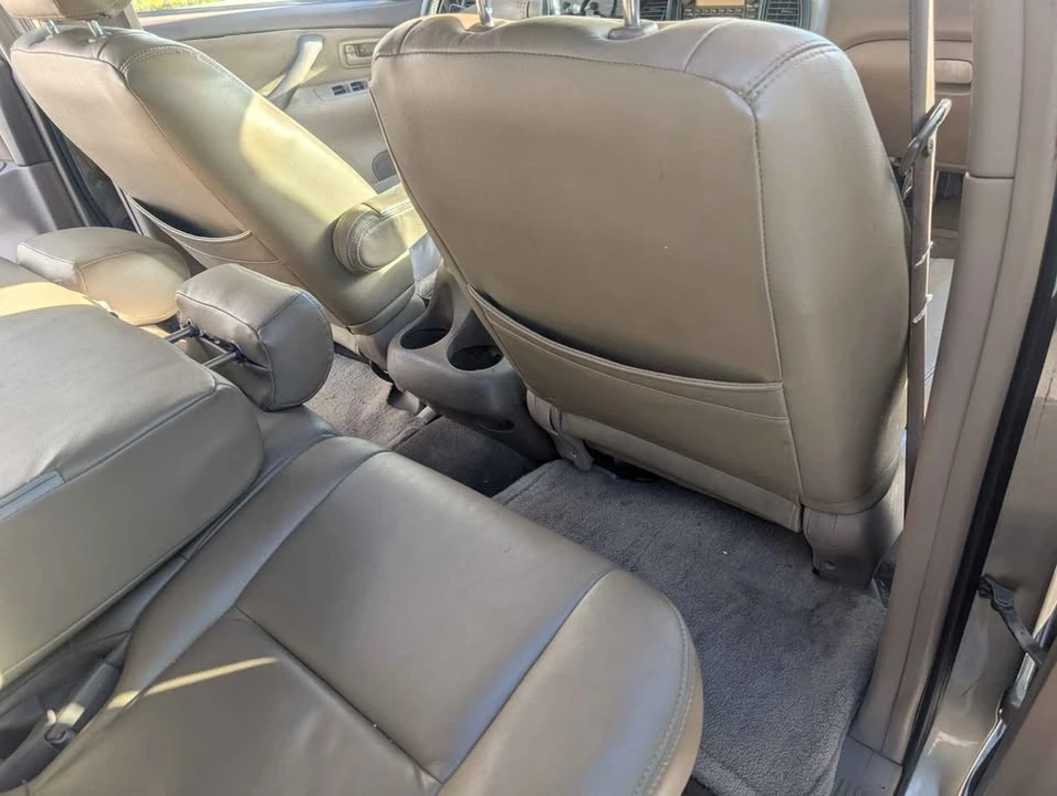 2001 Toyota Sequoia 1st Gen - Image 7 of 12