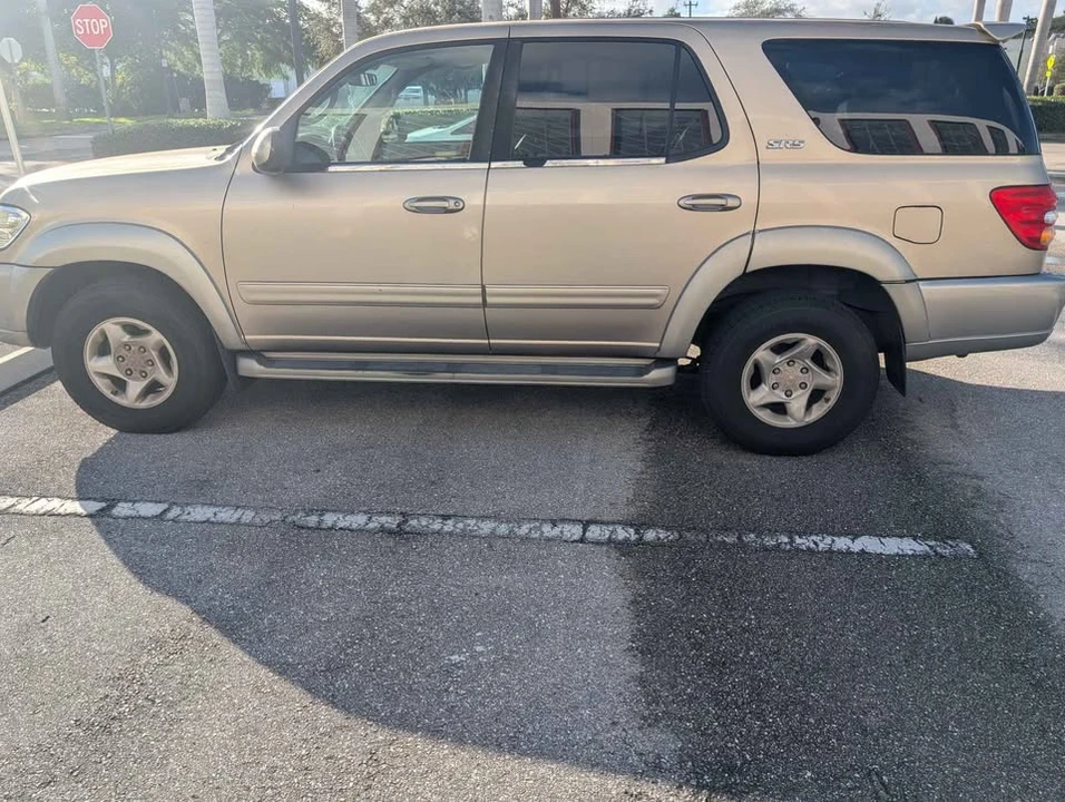 2001 Toyota Sequoia 1st Gen - Image 4 of 12