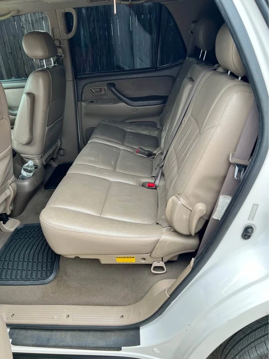 2001 Toyota Sequoia 1st Gen - Image 4 of 9