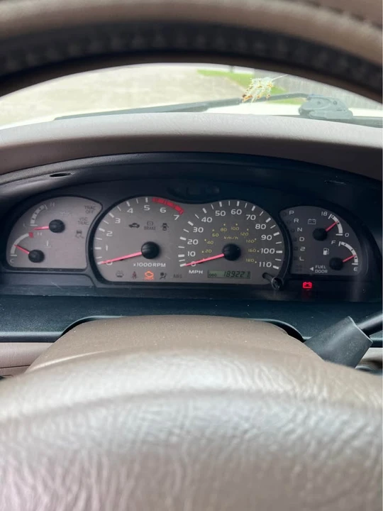 2001 Toyota Sequoia 1st Gen - Image 6 of 9