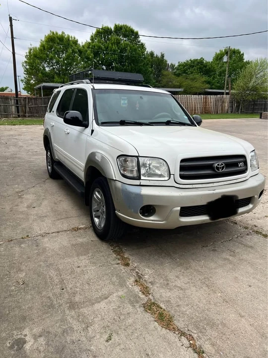 2001 Toyota Sequoia 1st Gen - Image 2 of 9