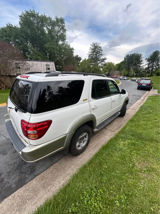 2001 Toyota Sequoia 1st Gen - Image 3 of 15