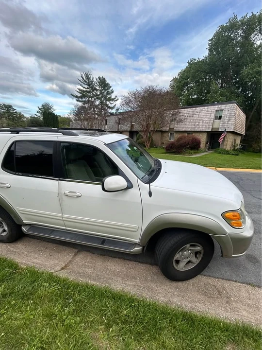 2001 Toyota Sequoia 1st Gen - Image 2 of 15