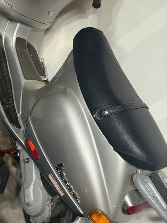 2001 Vespa Sei & PX & ET & LX & GT - Image 2 of 4