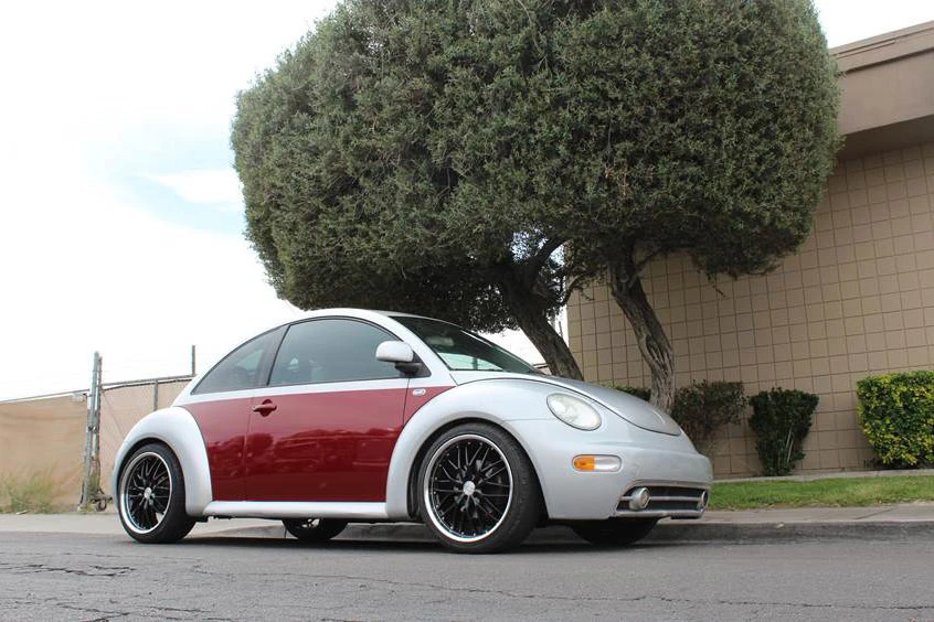 2001 Volkswagen New Beetle - Image 2 of 4