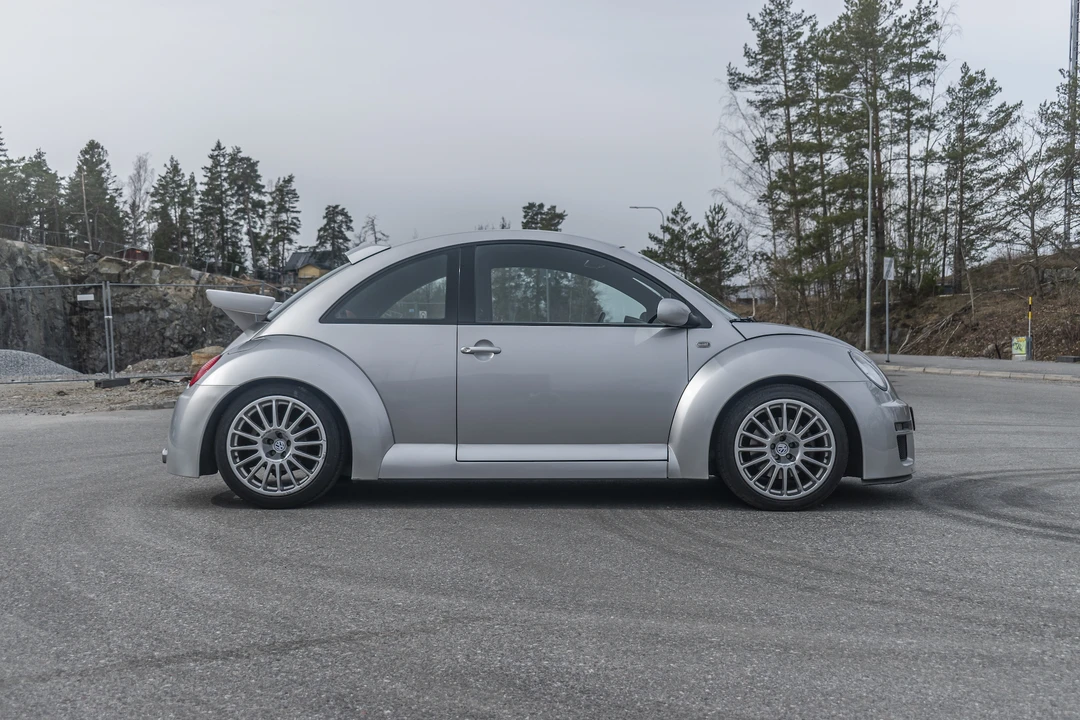 2001 Volkswagen Beetle (1980-2003) - Image 11 of 31