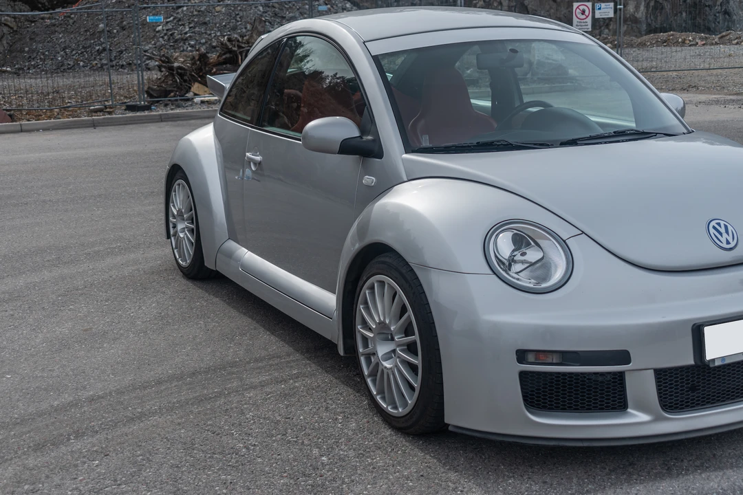 2001 Volkswagen Beetle (1980-2003) - Image 10 of 31