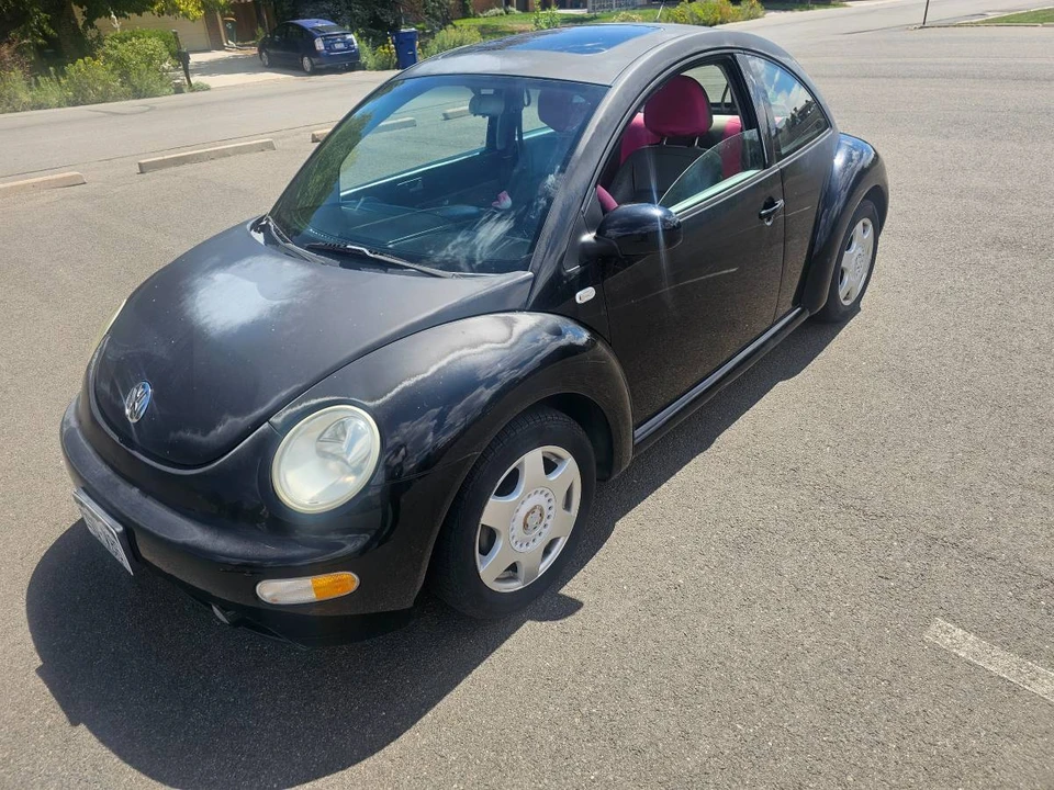 2001 Volkswagen Beetle (1980-2003) - Image 2 of 19