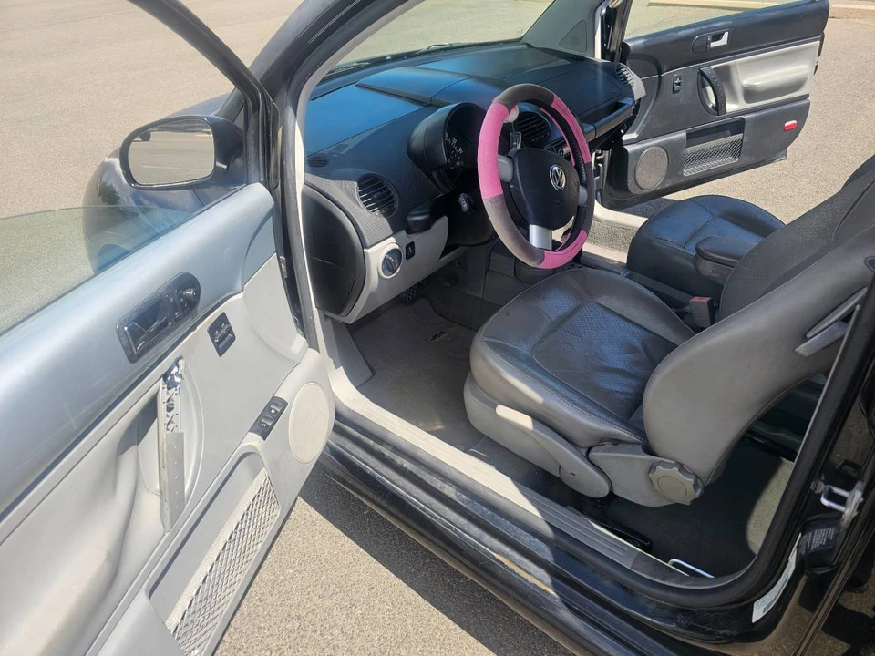 2001 Volkswagen Beetle (1980-2003) - Image 5 of 19