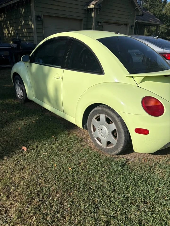 2001 Volkswagen New Beetle - Image 12 of 12
