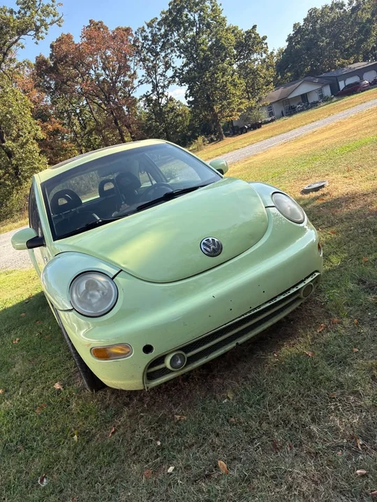 2001 Volkswagen New Beetle - Image 11 of 12