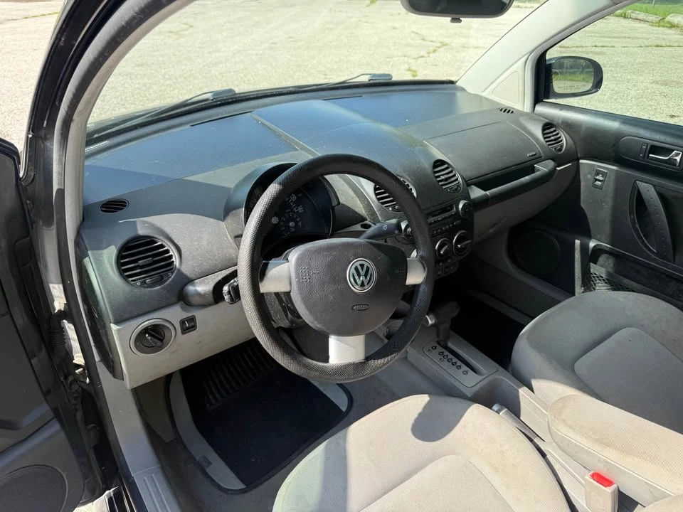 2001 Volkswagen New Beetle - Image 9 of 13