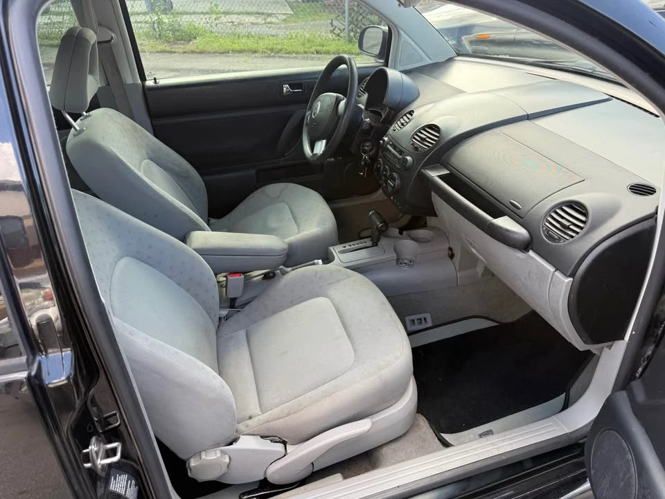 2001 Volkswagen New Beetle - Image 11 of 13