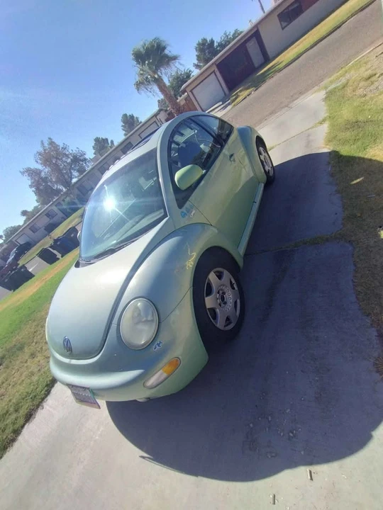 2001 Volkswagen New Beetle - Image 2 of 5
