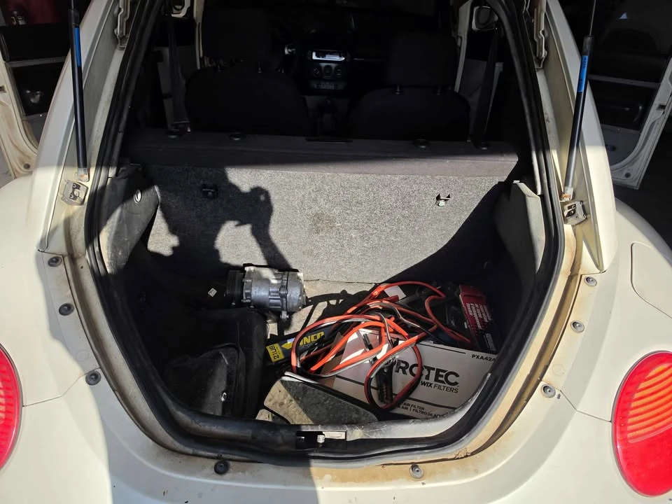2001 Volkswagen New Beetle - Image 5 of 11