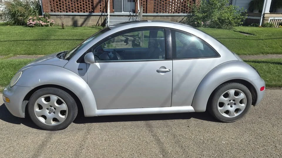 2001 Volkswagen New Beetle - Image 3 of 9