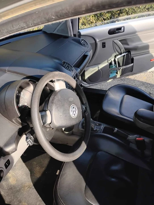 2001 Volkswagen New Beetle - Image 8 of 11