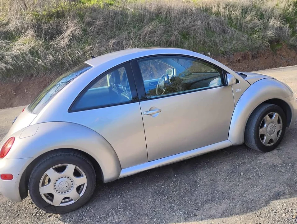2001 Volkswagen New Beetle - Image 4 of 11