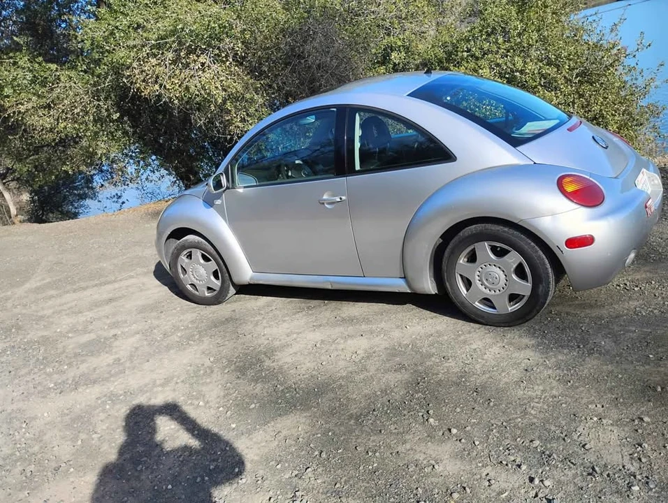 2001 Volkswagen New Beetle - Image 3 of 11