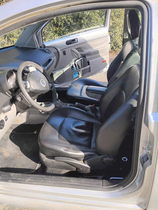 2001 Volkswagen New Beetle - Image 9 of 11