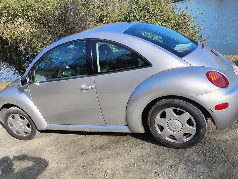2001 Volkswagen New Beetle - Image 5 of 11