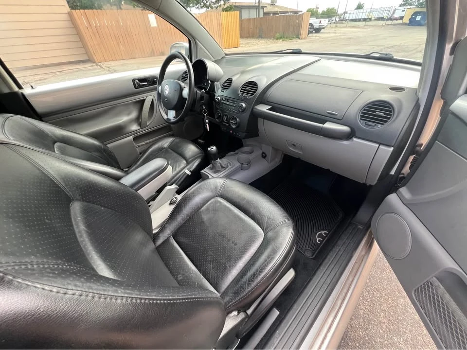 2001 Volkswagen New Beetle - Image 7 of 17