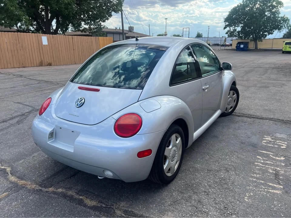 2001 Volkswagen New Beetle - Image 3 of 17
