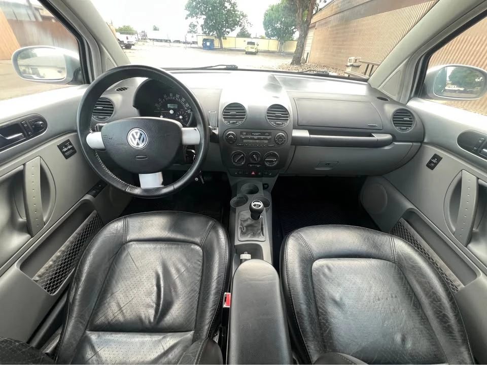 2001 Volkswagen New Beetle - Image 6 of 17