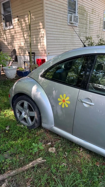 2001 Volkswagen New Beetle - Image 9 of 11