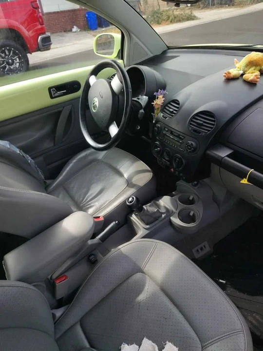 2001 Volkswagen New Beetle - Image 4 of 4