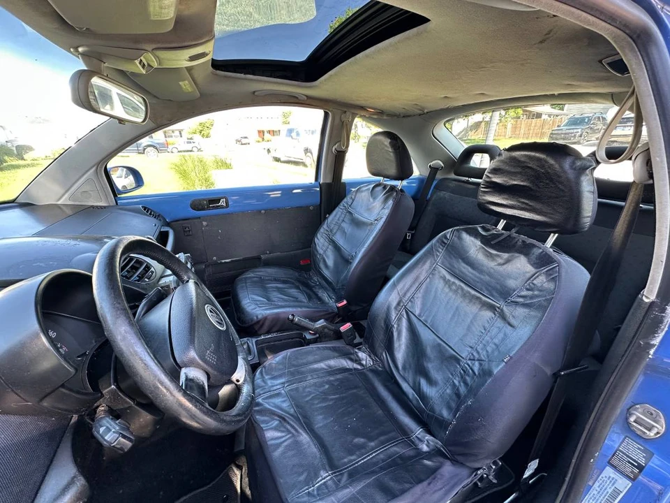 2001 Volkswagen New Beetle - Image 4 of 5