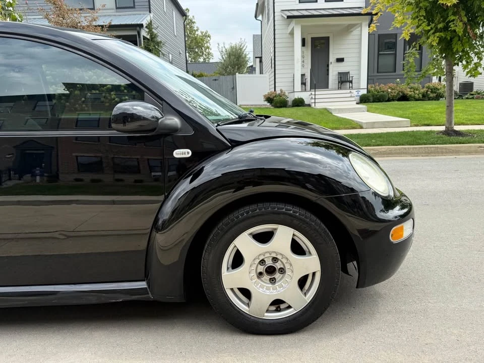 2001 Volkswagen New Beetle - Image 8 of 17