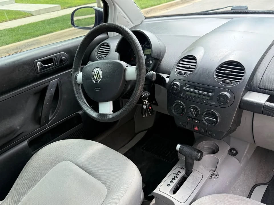 2001 Volkswagen New Beetle - Image 11 of 17