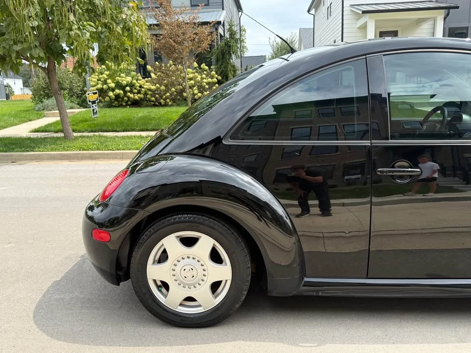2001 Volkswagen New Beetle - Image 9 of 17