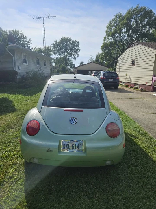 2001 Volkswagen New Beetle - Image 6 of 9