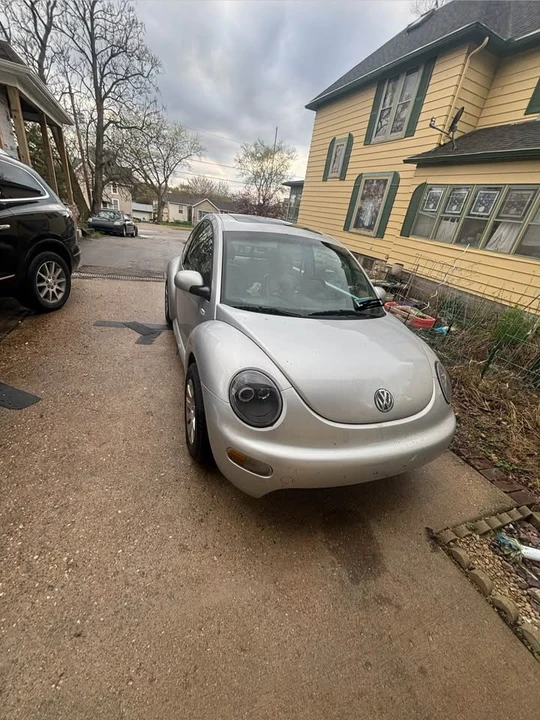 2001 Volkswagen New Beetle - Image 2 of 3