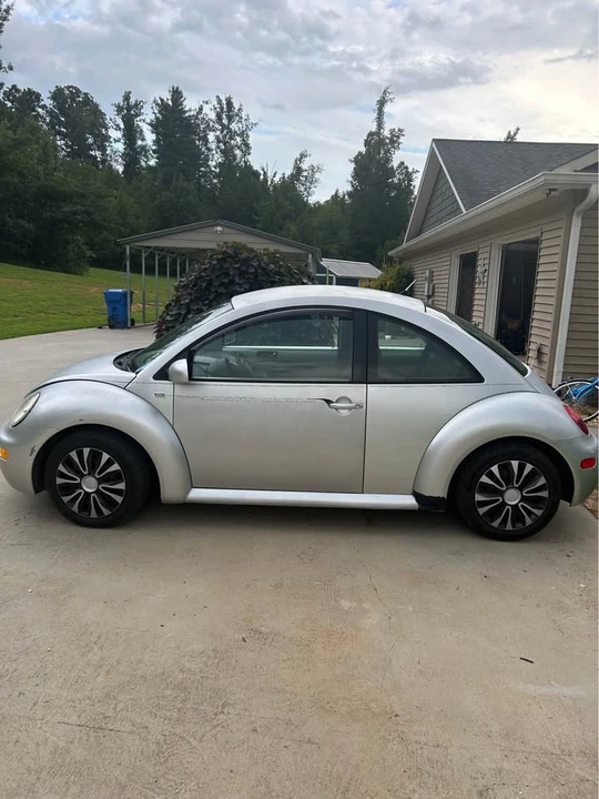 2001 Volkswagen New Beetle - Image 2 of 5