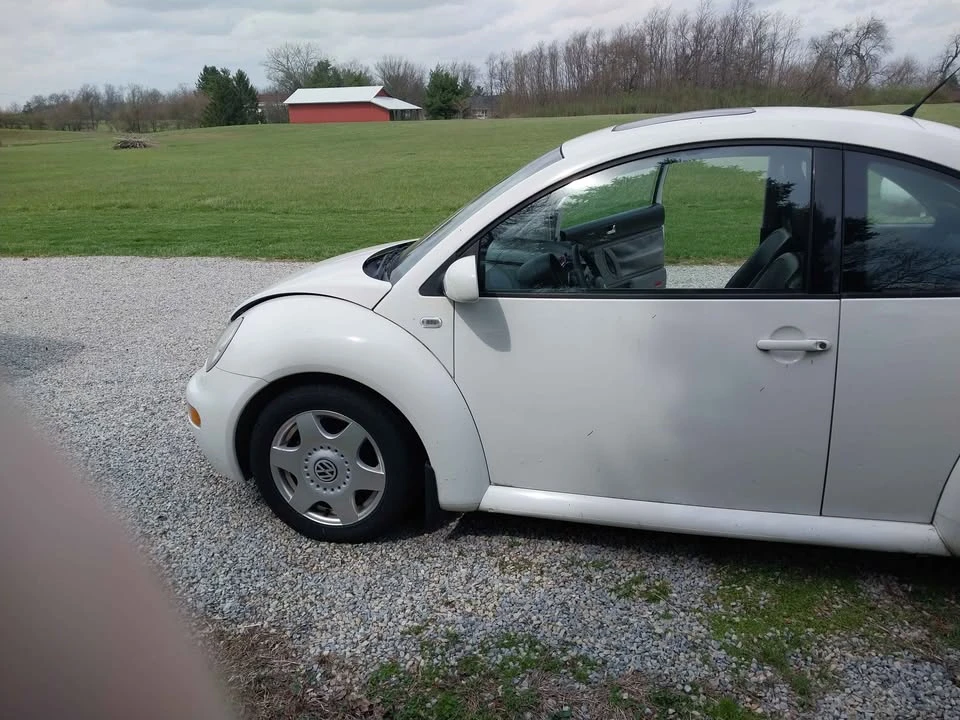 2001 Volkswagen New Beetle - Image 7 of 11