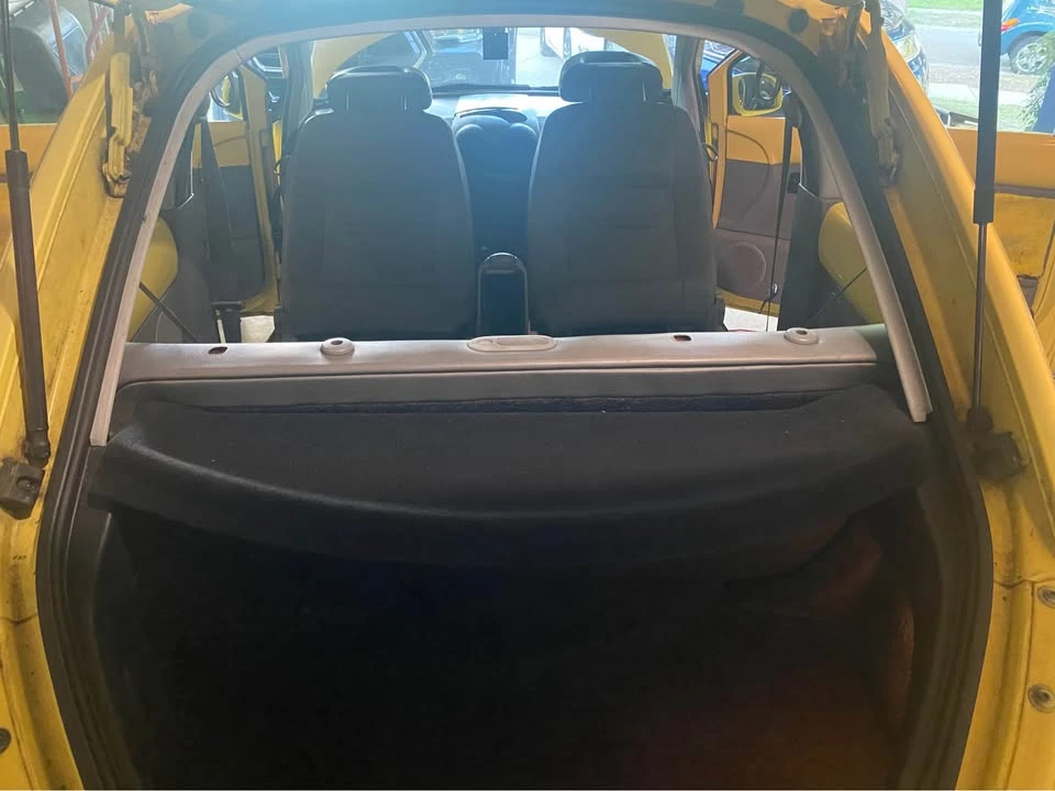 2001 Volkswagen New Beetle - Image 16 of 18